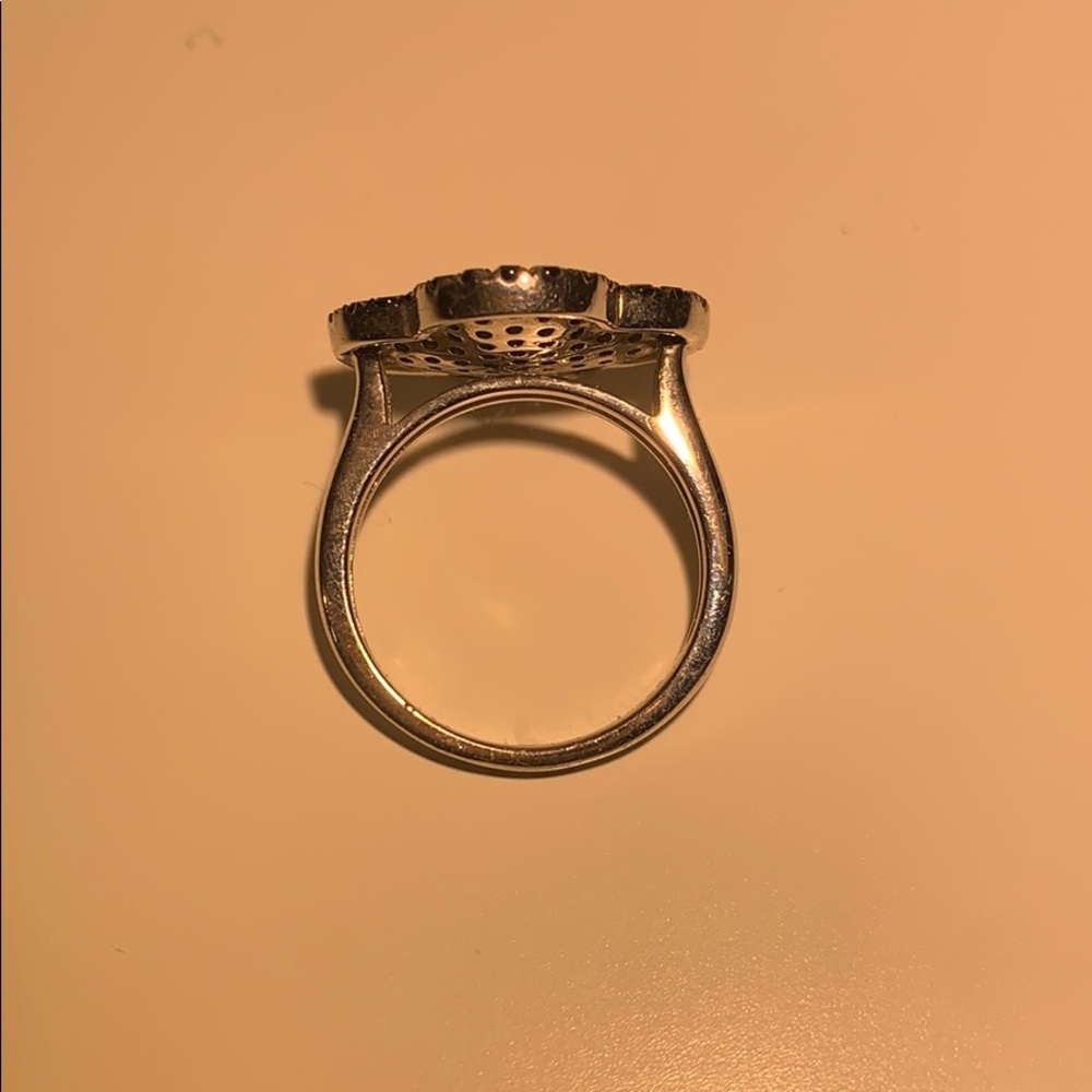 Clover Ring - Picture 5 of 8